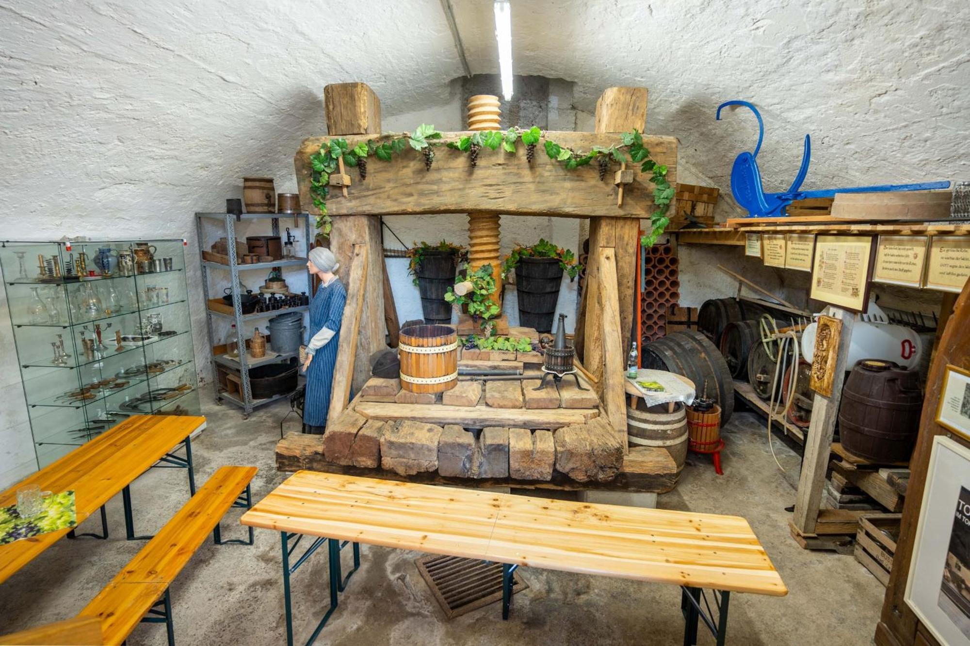 ホテル Zum Torkelhaus ジプリンゲン エクステリア 写真